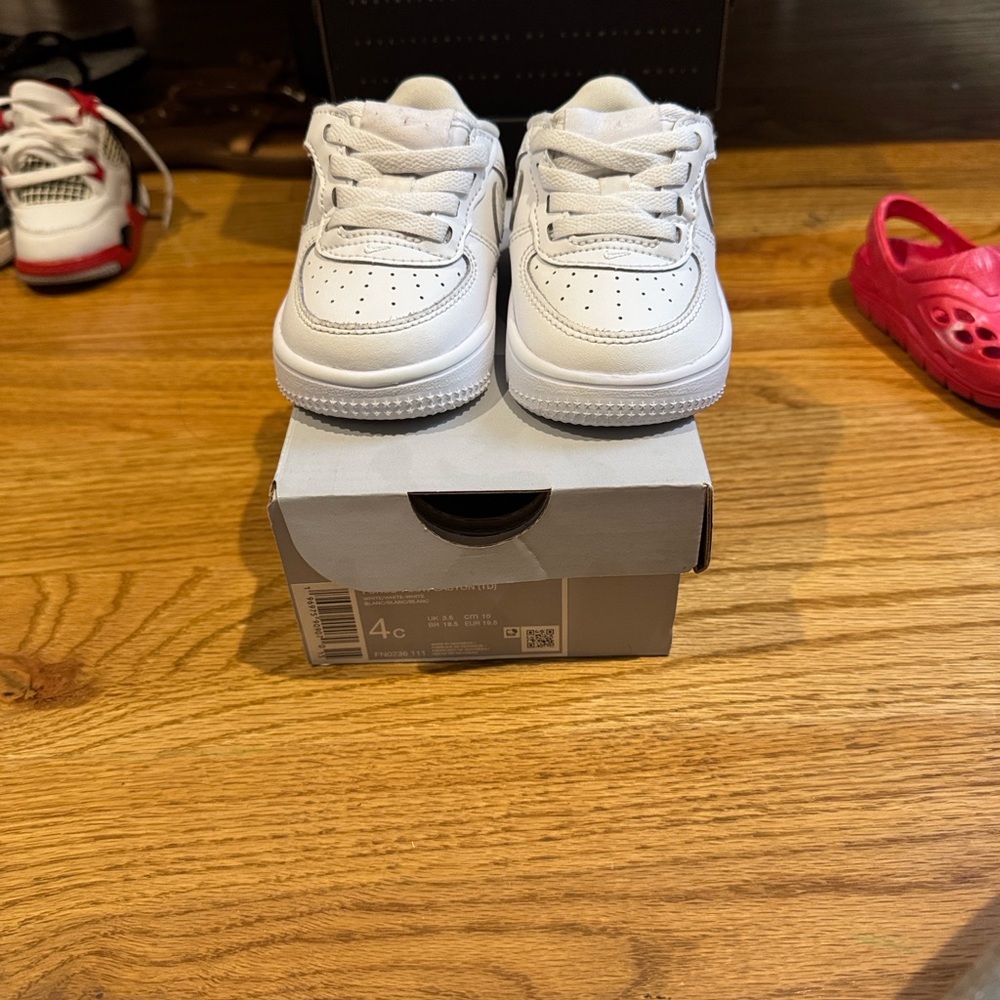 Nike Air Force 1 Easy On White Sneakers